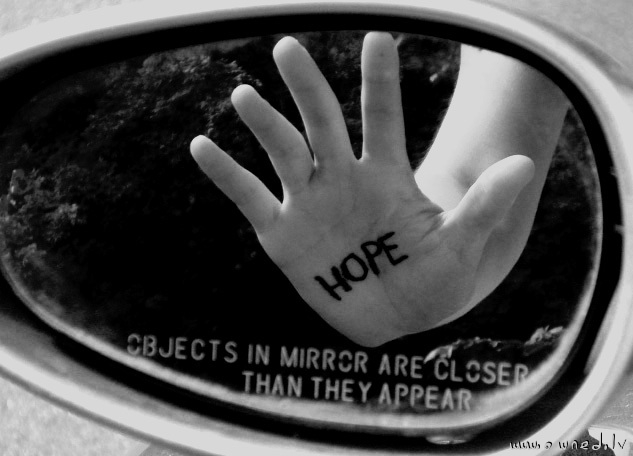 Objects in mirror