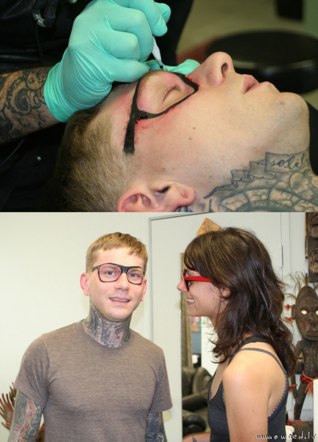 Frame glasses tattoo