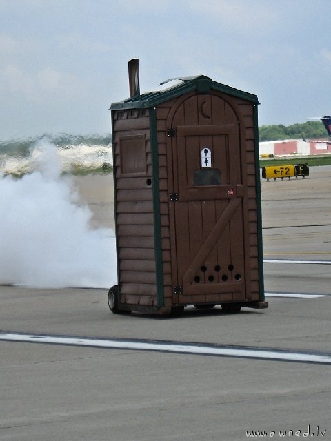 Turbo toilet