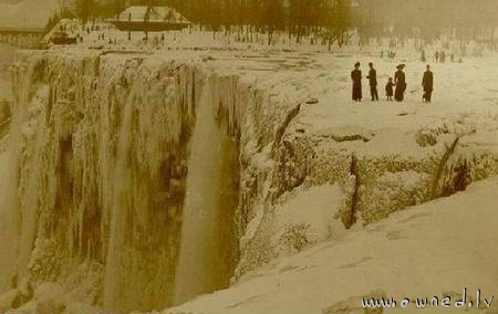 Frozen Niagara falls